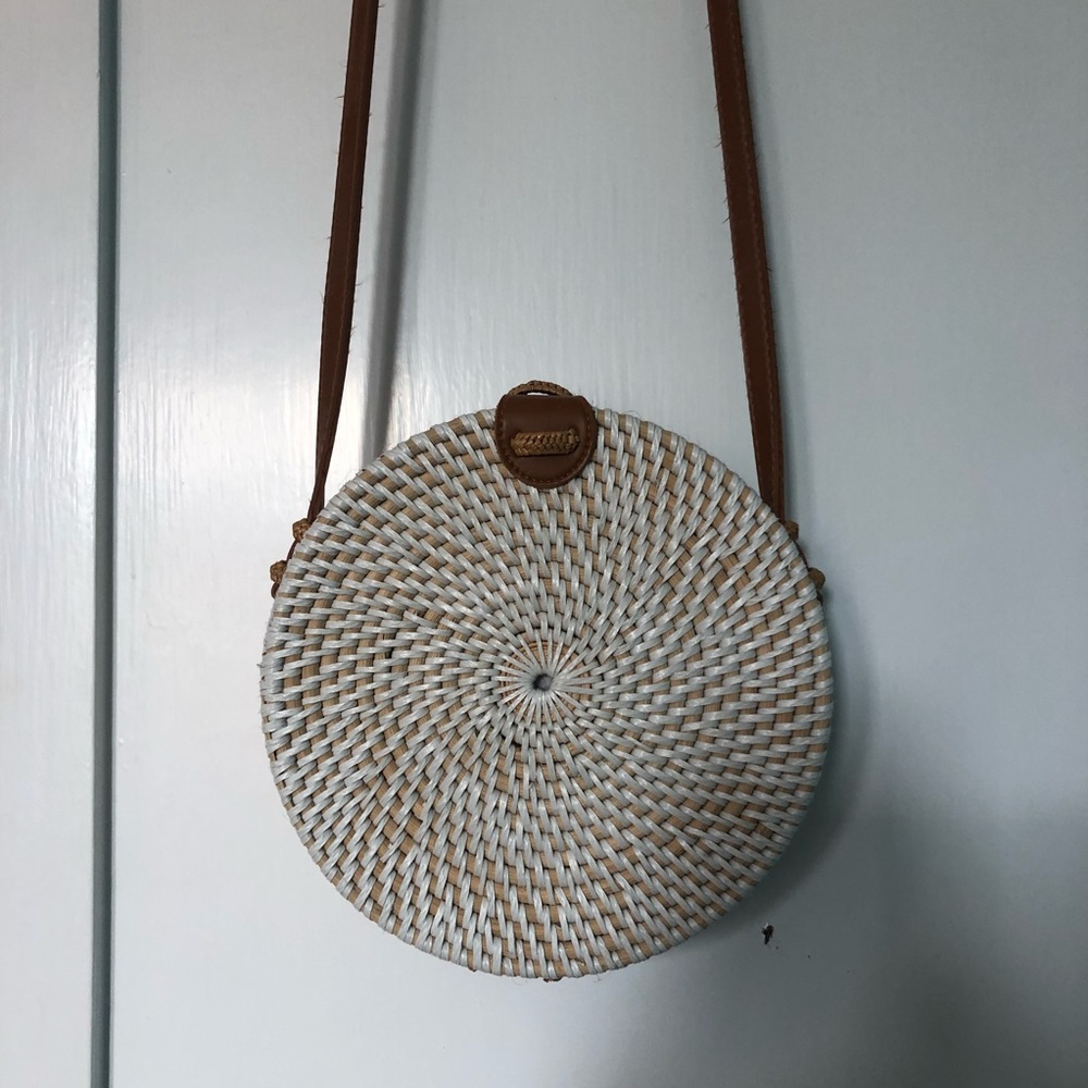 Round wicker box bag from Bali